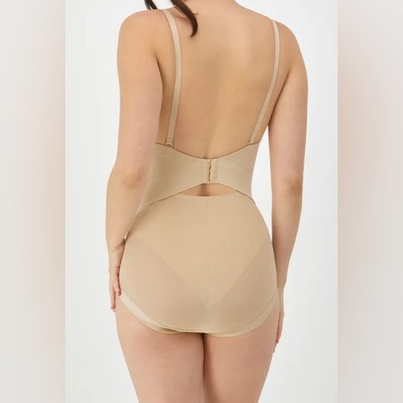 Maidenform Ultra Firm Convertible Body Shaper with Built in Underwire Bra 34C - Picture 2 of 11